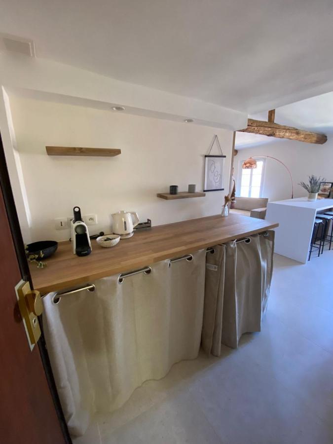 Apartment With Mediterranean Charm In The Heart Of The Provencal Market อองทีบส์ ภายนอก รูปภาพ